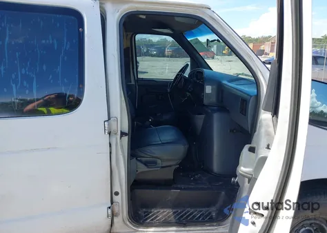 1996 Ford Econoline E250 Van from USA, damaged, VIN 1FTFE24Y9THB01647